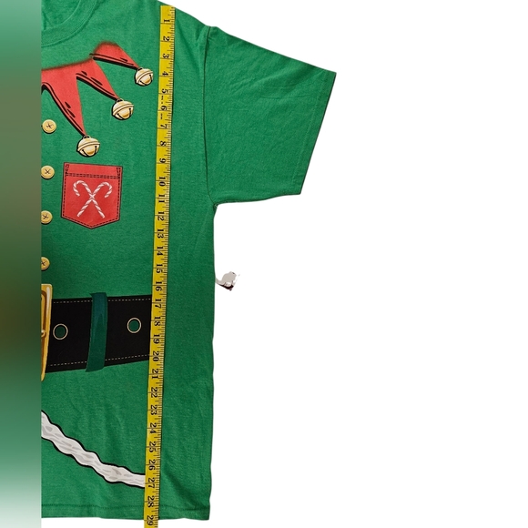 Christmas Time Santa's Helper Elf Workshop Tee in Green and Red Size Large NWT - Picture 8 of 8